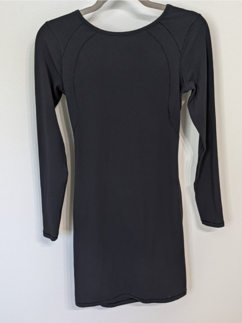 Lululemon Contour Dress *Nulu Size 6 Black Body Con With Peekaboo Back